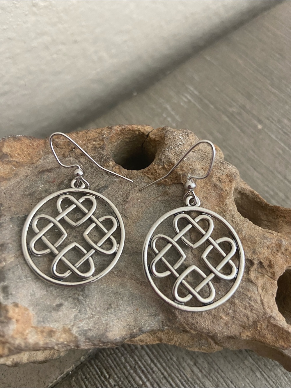 5/$10❤️❤️❤️NEW Handmade Silver Tone Zinc Alloy Celtic Knot Earrings